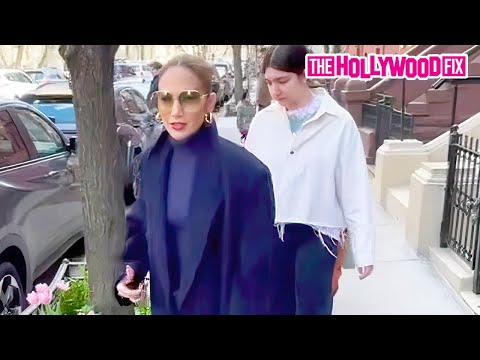 Video: Jennifer Lopez Asks Paparazzi To Not Follow Her After Giving ...
